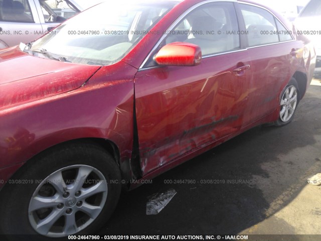 4T1BF3EKXBU168450 - 2011 TOYOTA CAMRY SE/LE/XLE RED photo 6