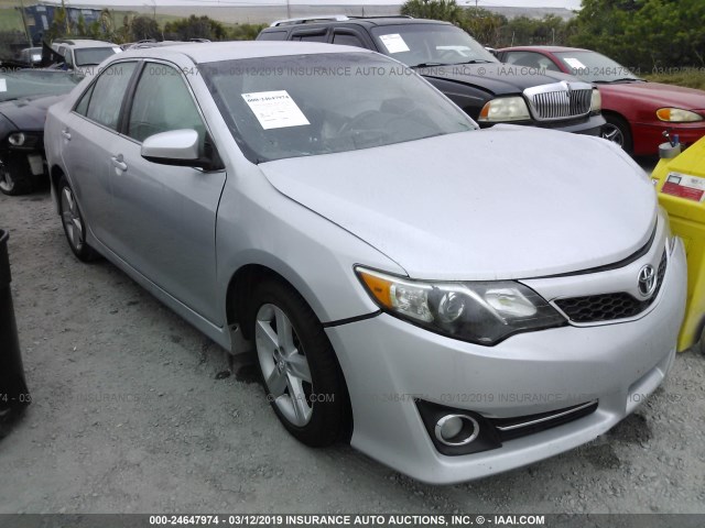 4T1BF1FK0EU355185 - 2014 TOYOTA CAMRY L/SE/LE/XLE 灰色 照片 1