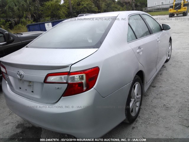 4T1BF1FK0EU355185 - 2014 TOYOTA CAMRY L/SE/LE/XLE 灰色 照片 4