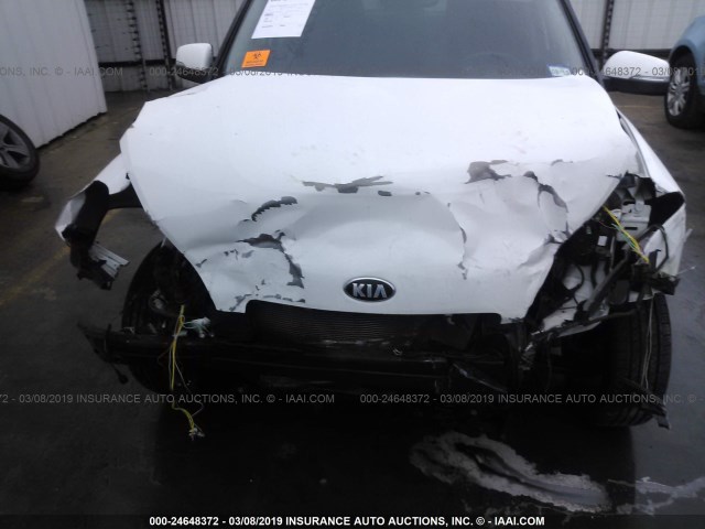 KNDJT2A60D7557823 - 2013 KIA SOUL +/!/SPORT WHITE photo 6