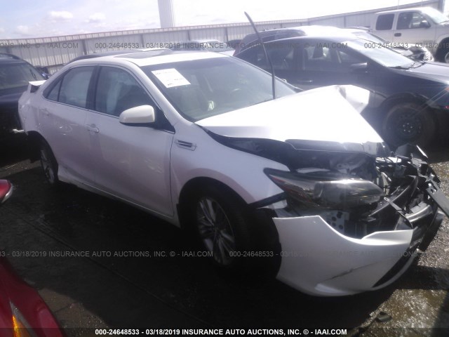 4T1BF1FK8FU107378 - 2015 TOYOTA CAMRY LE/XLE/SE/XSE WHITE photo 1