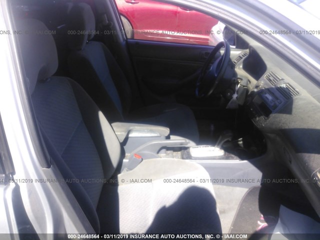 2HGES163X4H589407 - 2004 HONDA CIVIC DX VP SILVER photo 5