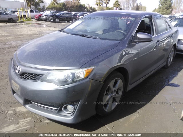 4T1BK1FK6CU019260 - 2012 TOYOTA CAMRY SE/XLE GRAY photo 2