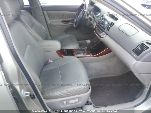 4T1BE32K54U339678 - 2004 TOYOTA CAMRY LE/XLE/SE GOLD photo 5