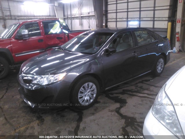 4T1BD1FK1CU013781 - 2012 TOYOTA CAMRY HYBRID/LE/XLE GRAY photo 2