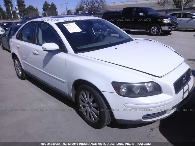 YV1MS382352087112 - 2005 VOLVO S40 2.4I WHITE photo 1