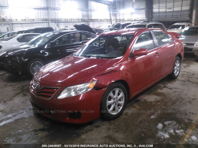 4T1BF3EK0BU592896 - 2011 TOYOTA CAMRY SE/LE/XLE RED photo 2