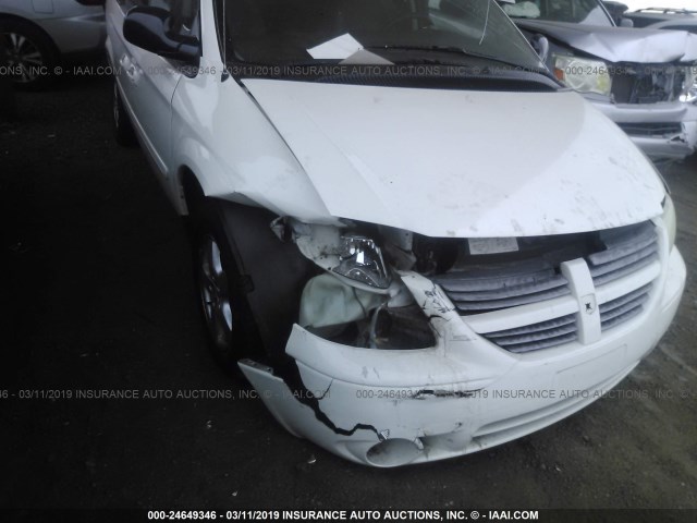 2D4GP44L75R503370 - 2005 DODGE GRAND CARAVAN SXT WHITE photo 6