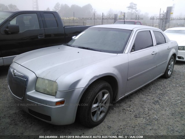 2C3KA43R96H152228 - 2006 CHRYSLER 300 SILVER photo 2