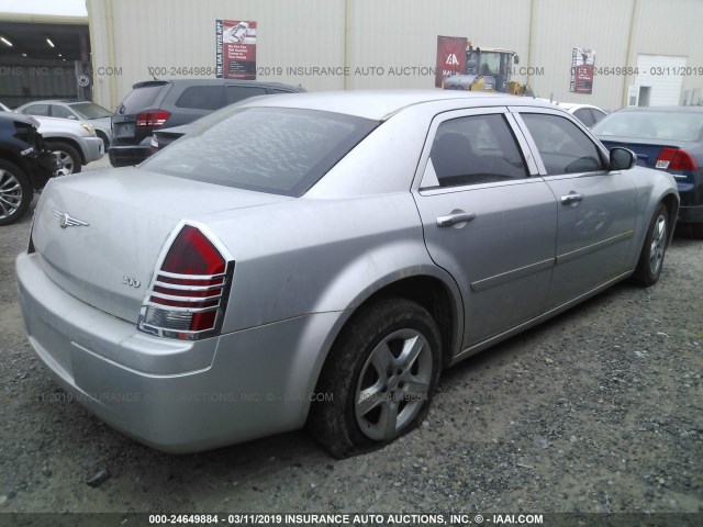 2C3KA43R96H152228 - 2006 CHRYSLER 300 SILVER photo 4