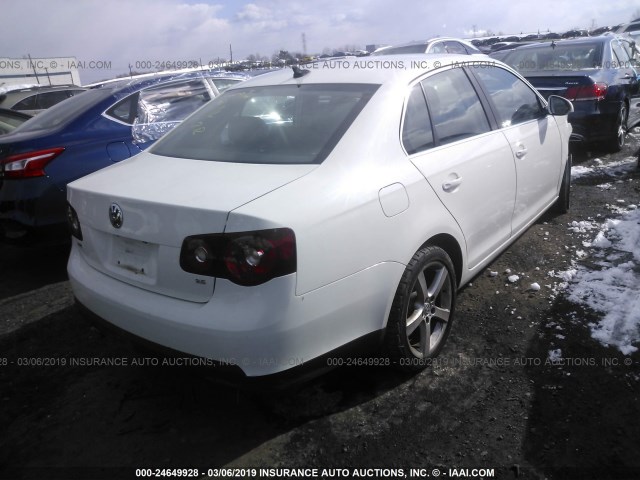 3VWRZ71KX9M166667 - 2009 VOLKSWAGEN JETTA SE/SEL WHITE photo 4