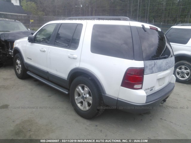 1FMZU63K82UD20105 - 2002 FORD EXPLORER XLT WHITE photo 3