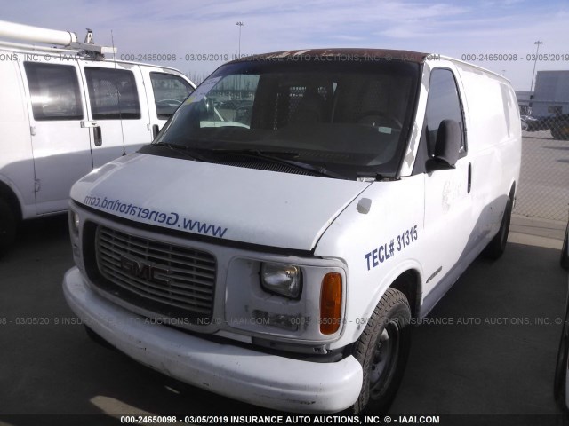 1GTEG15W121170255 - 2002 GMC SAVANA G1500 WHITE photo 2