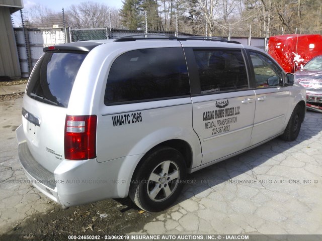 2D4RN5D16AR314514 - 2010 DODGE GRAND CARAVAN SXT SILVER photo 4