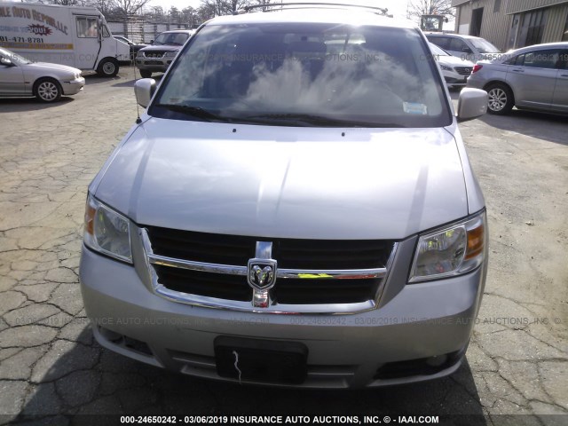 2D4RN5D16AR314514 - 2010 DODGE GRAND CARAVAN SXT SILVER photo 6