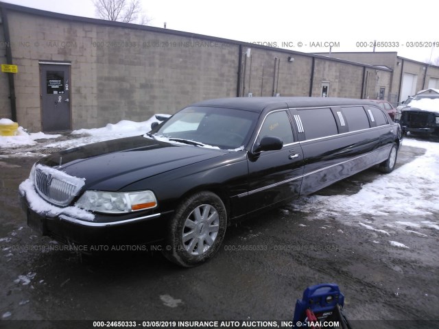 1L1FM81W24Y601172 - 2004 LINCOLN TOWN CAR EXECUTIVE/SIGNATURE შავი ფოტო 2