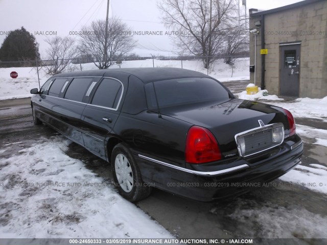 1L1FM81W24Y601172 - 2004 LINCOLN TOWN CAR EXECUTIVE/SIGNATURE შავი ფოტო 3