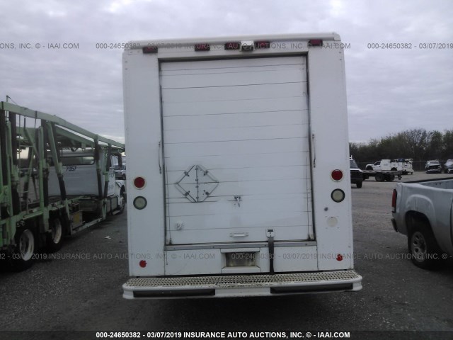 4UZAANBW26CW06919 - 2006 FREIGHTLINER CHASSIS M LINE WALK-IN VAN WHITE photo 8