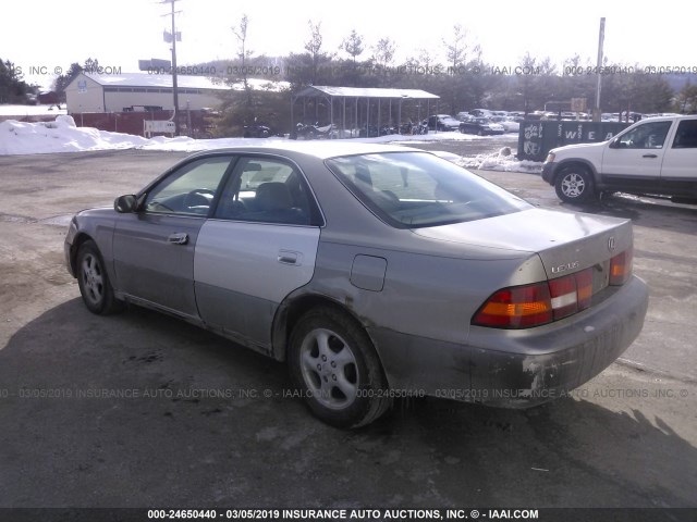 JT8BF22G2V0072420 - 1997 LEXUS ES 300 GRAY photo 3