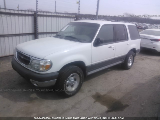 1FMZU73X9YZA19579 - 2000 FORD EXPLORER XLT WHITE photo 2