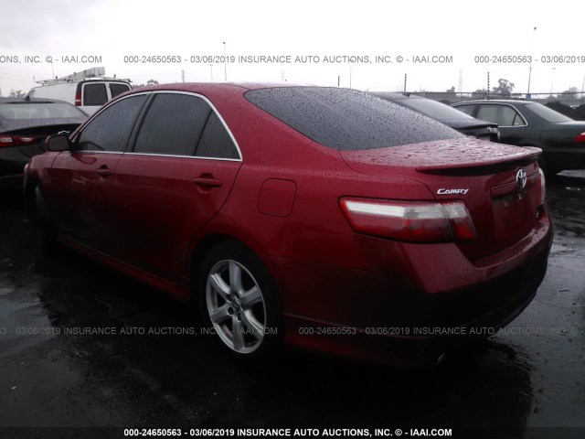 4T1BK46K87U033927 - 2007 TOYOTA CAMRY NEW GENERAT LE/XLE/SE RED photo 3