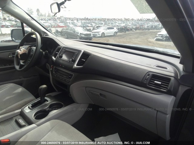 5FNYF5H16GB032832 - 2016 HONDA PILOT LX GRAY photo 5