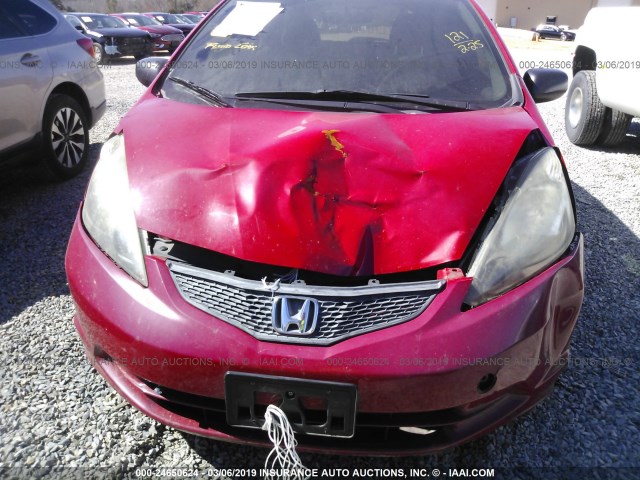 JHMGE8G20AC008569 - 2010 HONDA FIT RED photo 6