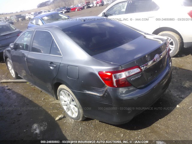 4T1BK1FKXCU019486 - 2012 TOYOTA CAMRY SE/XLE GRAY photo 3