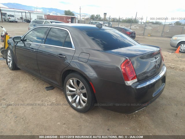 2C3CCAAG5HH653389 - 2017 CHRYSLER 300 LIMITED GRAY photo 3