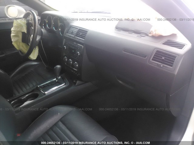 2C3CDYAG0DH536464 - 2013 DODGE CHALLENGER SXT WHITE photo 5