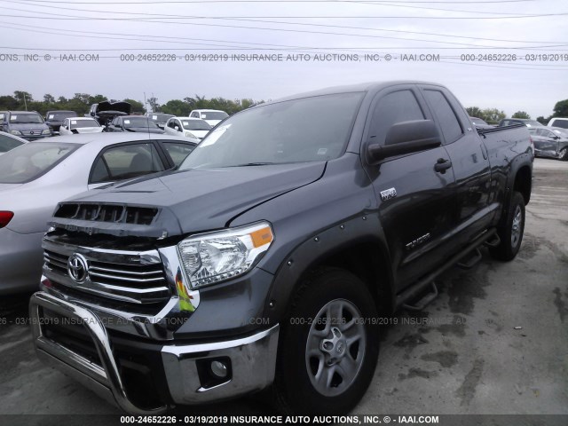 5TFRW5F16HX212875 - 2017 TOYOTA TUNDRA DOUBLE CAB SR/SR5 GRAY photo 2