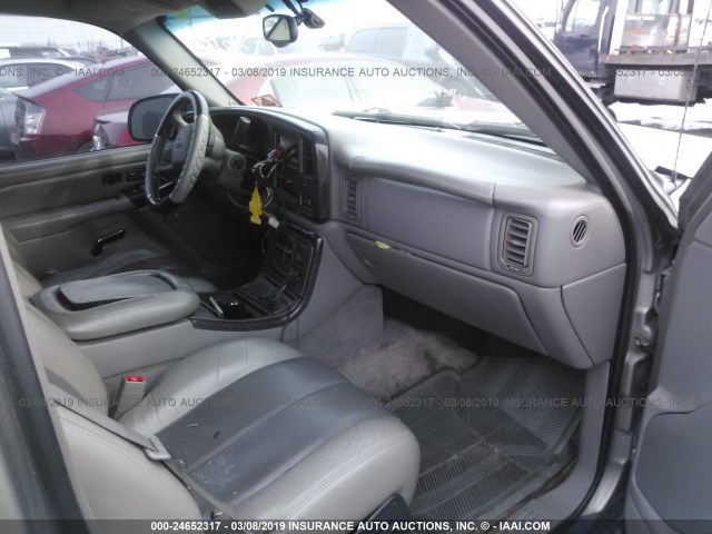 1GKEK63U72J127945 - 2002 GMC DENALI Pewter photo 5