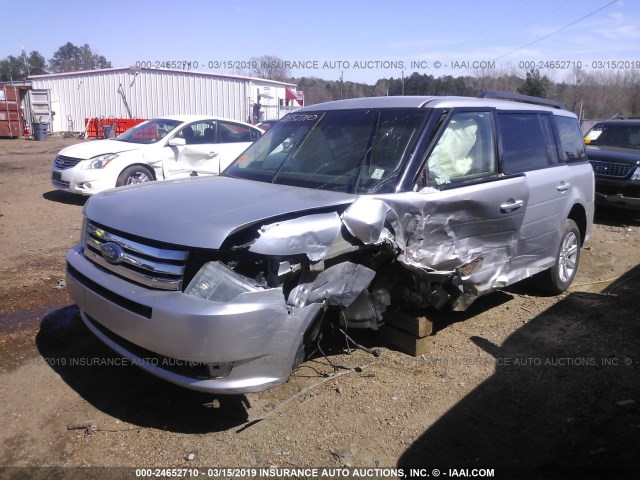 2FMGK5BC6ABA85614 - 2010 FORD FLEX SE SILVER photo 2