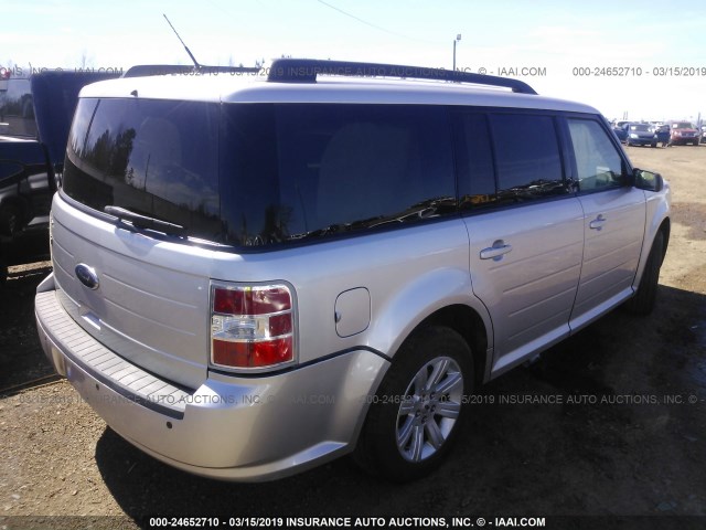 2FMGK5BC6ABA85614 - 2010 FORD FLEX SE SILVER photo 4