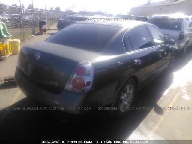 1N4AL11D35N900121 - 2005 NISSAN ALTIMA S/SL GRAY photo 4