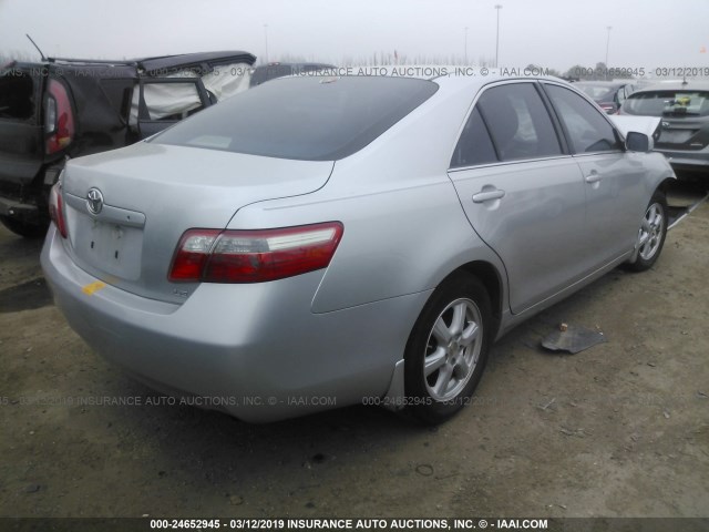 4T1BE46K97U598615 - 2007 TOYOTA CAMRY NEW GENERAT CE/LE/XLE/SE SILVER photo 4