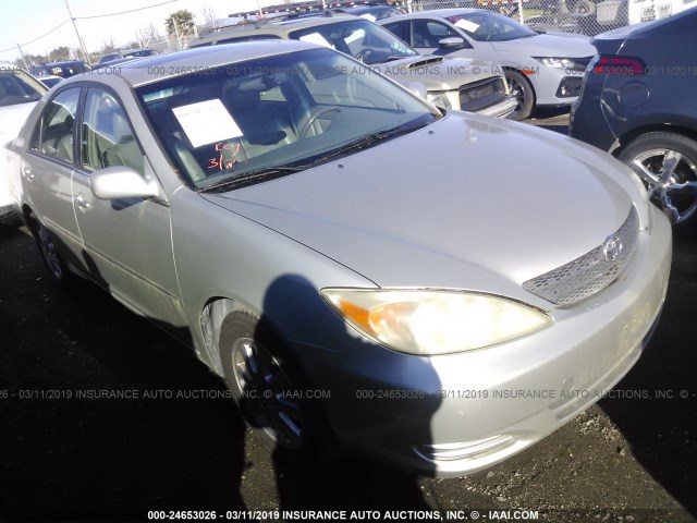 JTDBF30K120051701 - 2002 TOYOTA CAMRY LE/XLE/SE SILVER photo 1