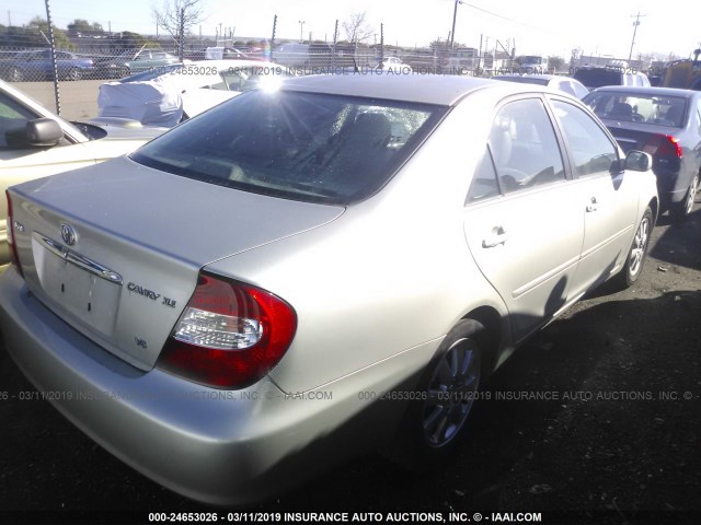 JTDBF30K120051701 - 2002 TOYOTA CAMRY LE/XLE/SE SILVER photo 4