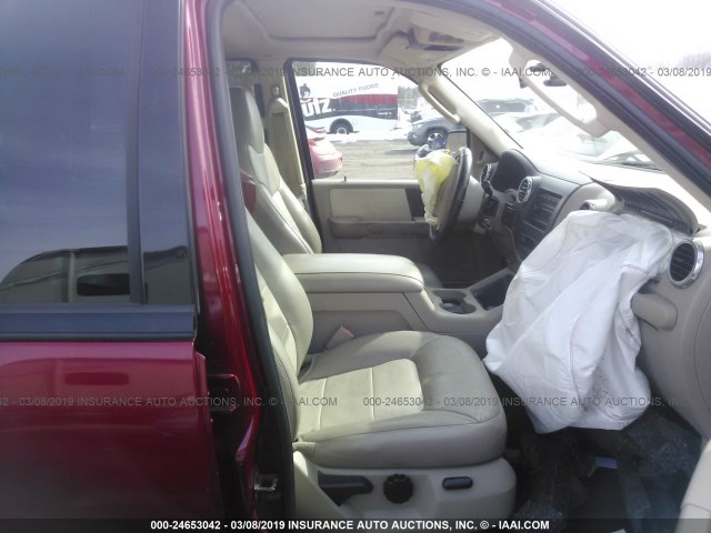 1FMFU18L74LB81312 - 2004 FORD EXPEDITION EDDIE BAUER RED photo 5