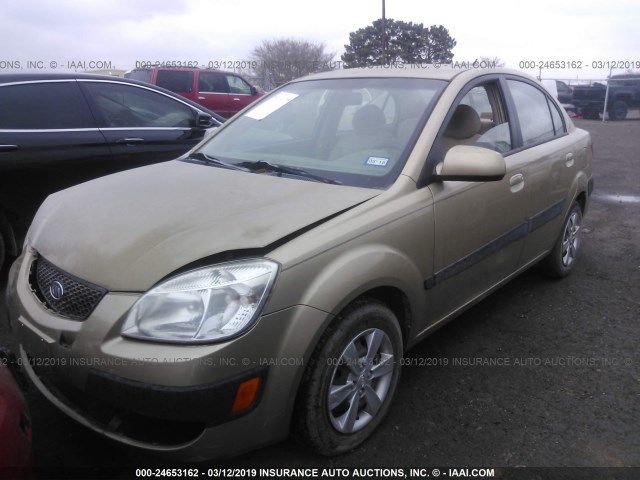 KNADE123986356470 - 2008 KIA RIO LX/SX GOLD photo 2