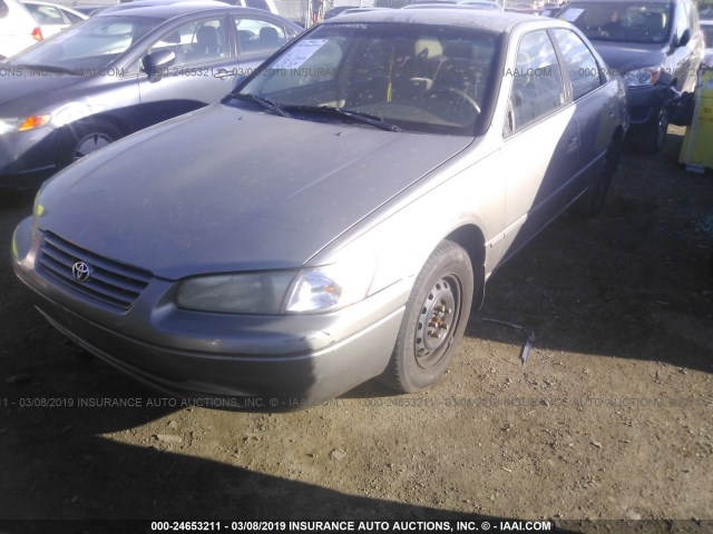 JT2BG22K9W0157798 - 1998 TOYOTA CAMRY CE/LE/XLE 灰色 照片 2