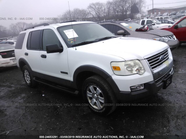 1FMEU73E16UB63991 - 2006 FORD EXPLORER XLT WHITE photo 1