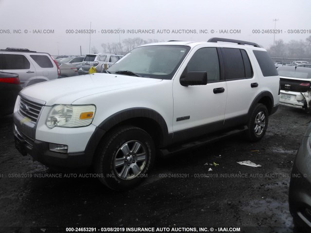 1FMEU73E16UB63991 - 2006 FORD EXPLORER XLT WHITE photo 2