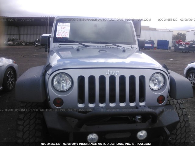 1C4BJWDG6DL702411 - 2013 JEEP WRANGLER UNLIMITED SPORT GRAY photo 6