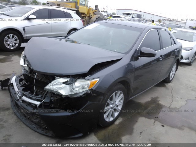 4T4BF1FK9CR178929 - 2012 TOYOTA CAMRY SE/LE/XLE GRAY photo 2