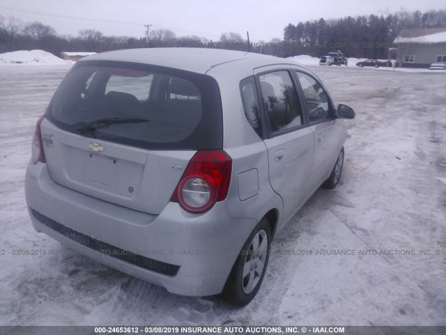 KL1TD66E29B376912 - 2009 CHEVROLET AVEO LS/LT GRAY photo 4