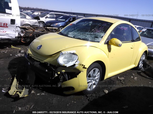 3VWPW31C59M500654 - 2009 VOLKSWAGEN NEW BEETLE S YELLOW photo 2