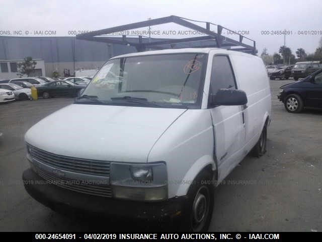 1GCDM19W3XB119033 - 1999 CHEVROLET ASTRO WHITE photo 2