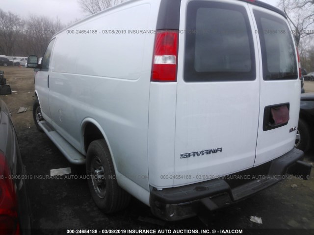 1GTW7AFG5J1907743 - 2018 GMC SAVANA G2500 WHITE photo 3