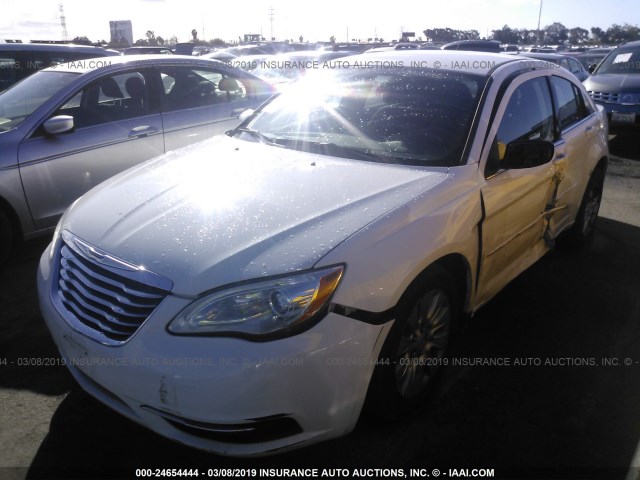 1C3CCBAB5CN191426 - 2012 CHRYSLER 200 LX WHITE photo 2